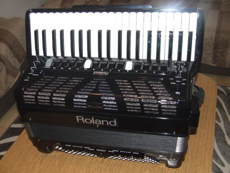 Roland FR7X  1.JPG